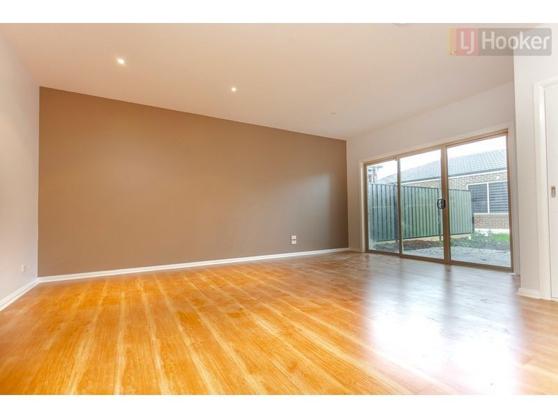 2 Doughty Rd, Craigieburn VIC 3064