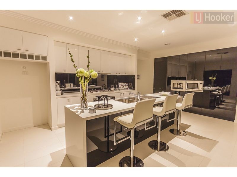 15 Cavalier Dr, Craigieburn VIC 3064