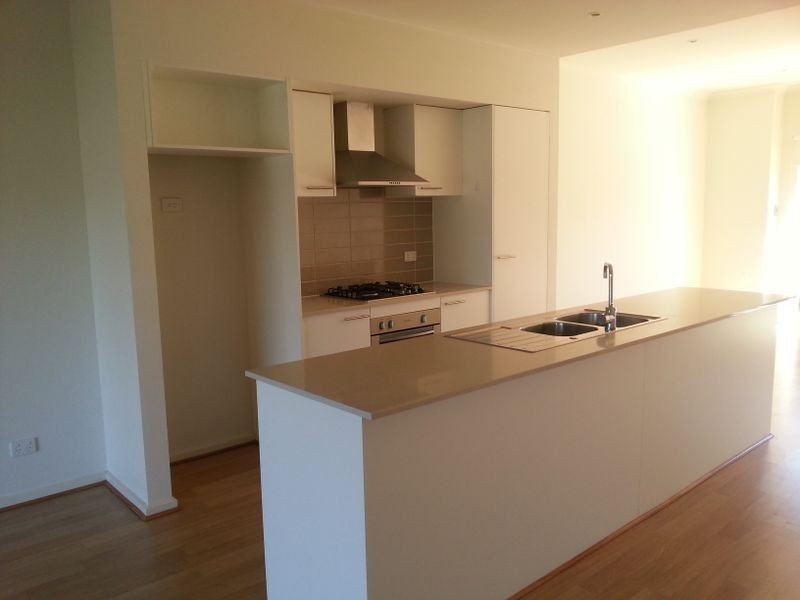 10/8 Moresby Cct, Craigieburn VIC 3064