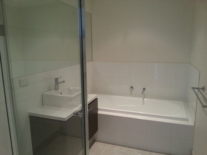 10/8 Moresby Cct, Craigieburn VIC 3064