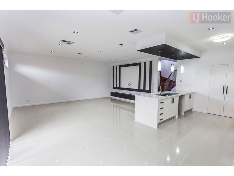 14 Gift Rd, Craigieburn VIC 3064