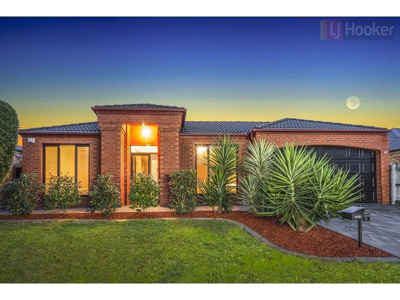 6 McGinness Ave, Roxburgh Park VIC 3064