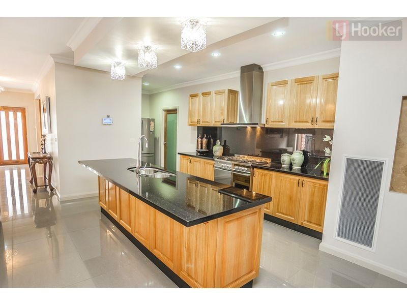 26 Biltmore Crescent, Roxburgh Park VIC 3064