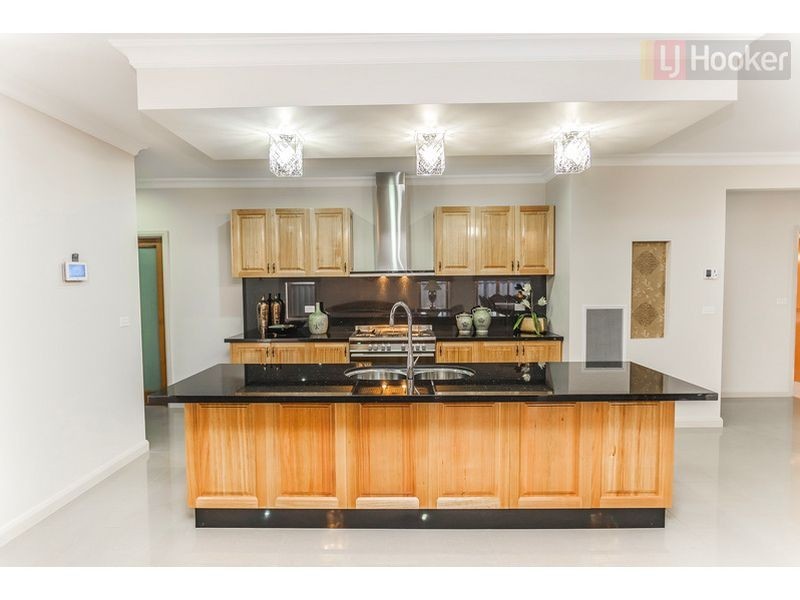 26 Biltmore Crescent, Roxburgh Park VIC 3064