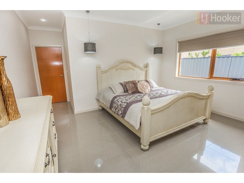 26 Biltmore Crescent, Roxburgh Park VIC 3064