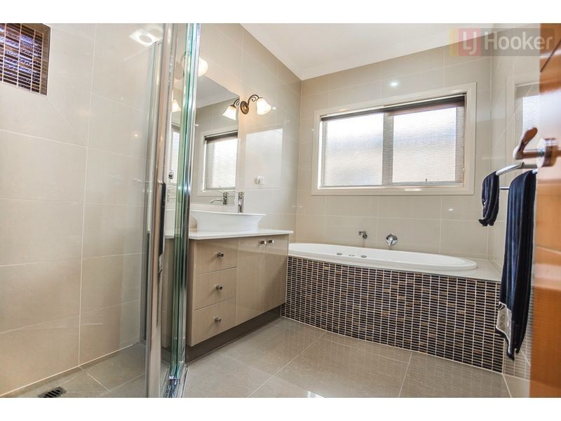 26 Biltmore Crescent, Roxburgh Park VIC 3064