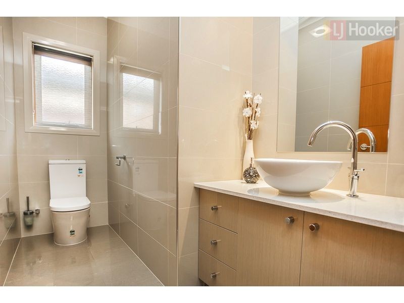 26 Biltmore Crescent, Roxburgh Park VIC 3064