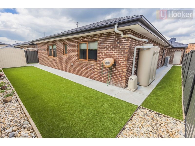 26 Biltmore Crescent, Roxburgh Park VIC 3064