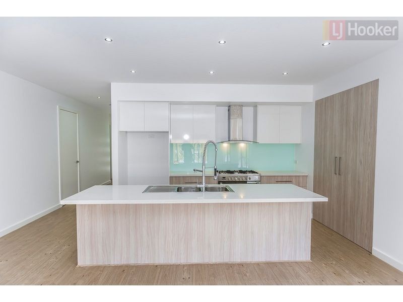 22 Groveton St, Craigieburn VIC 3064