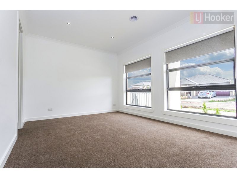 22 Groveton St, Craigieburn VIC 3064