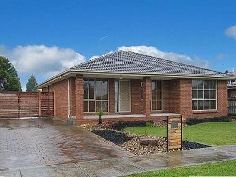 42 Gillingham St, Craigieburn VIC 3064