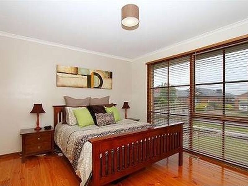 42 Gillingham St, Craigieburn VIC 3064
