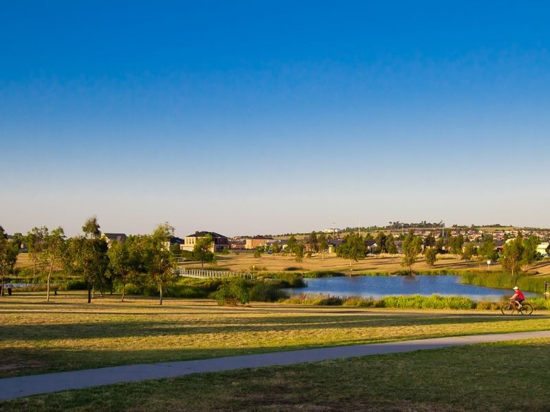 10 Gippsland Way, Craigieburn VIC 3064