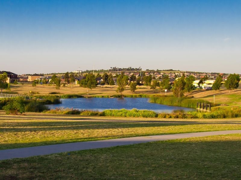 10 Gippsland Way, Craigieburn VIC 3064