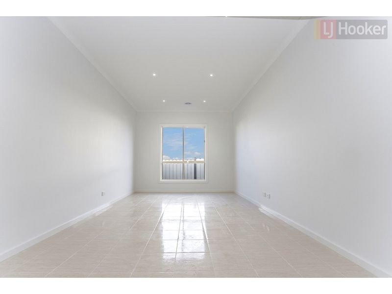 22 Gardener Terrace, Craigieburn VIC 3064