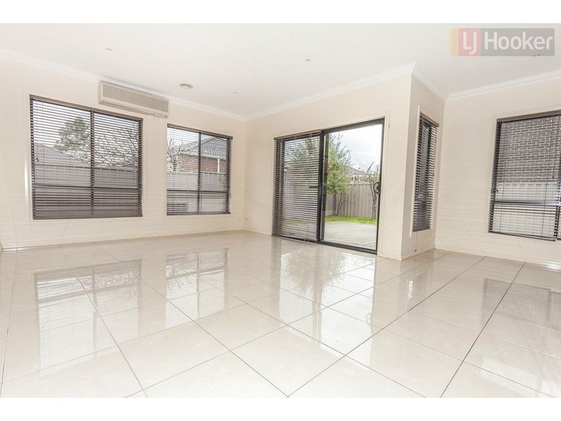 21 Berrima Close, Craigieburn VIC 3064