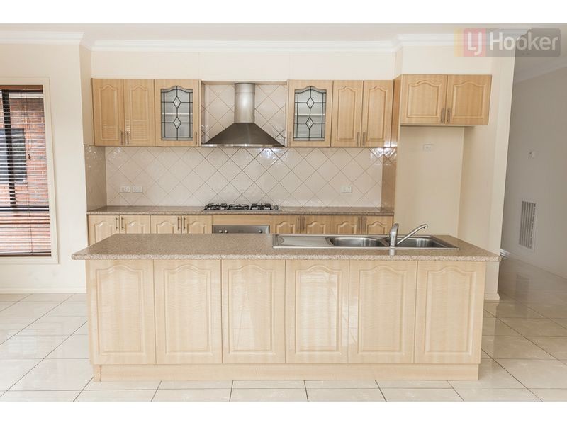 21 Berrima Close, Craigieburn VIC 3064