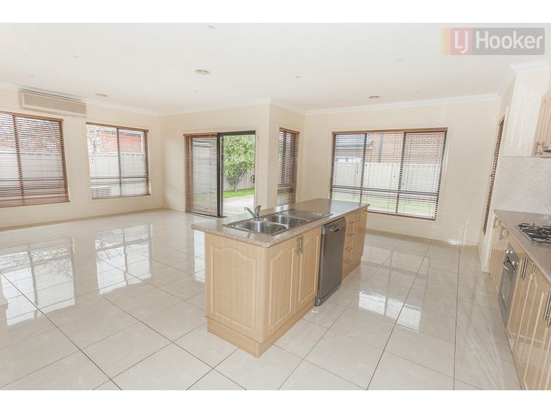 21 Berrima Close, Craigieburn VIC 3064