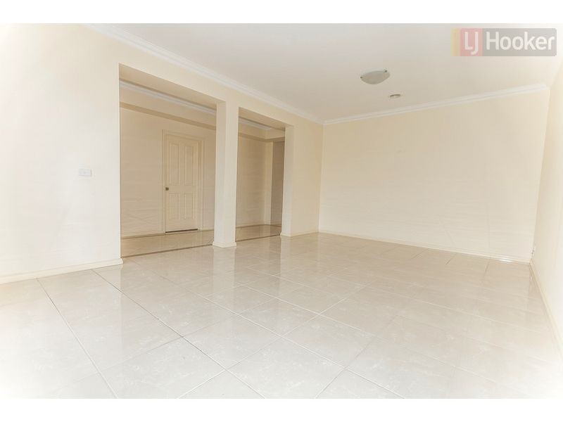 21 Berrima Close, Craigieburn VIC 3064