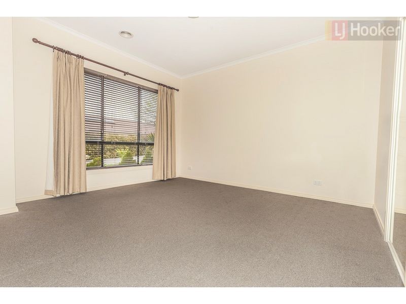 21 Berrima Close, Craigieburn VIC 3064