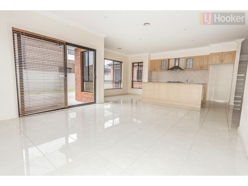 21 Berrima Close, Craigieburn VIC 3064