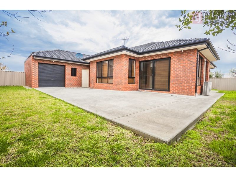 21 Berrima Close, Craigieburn VIC 3064