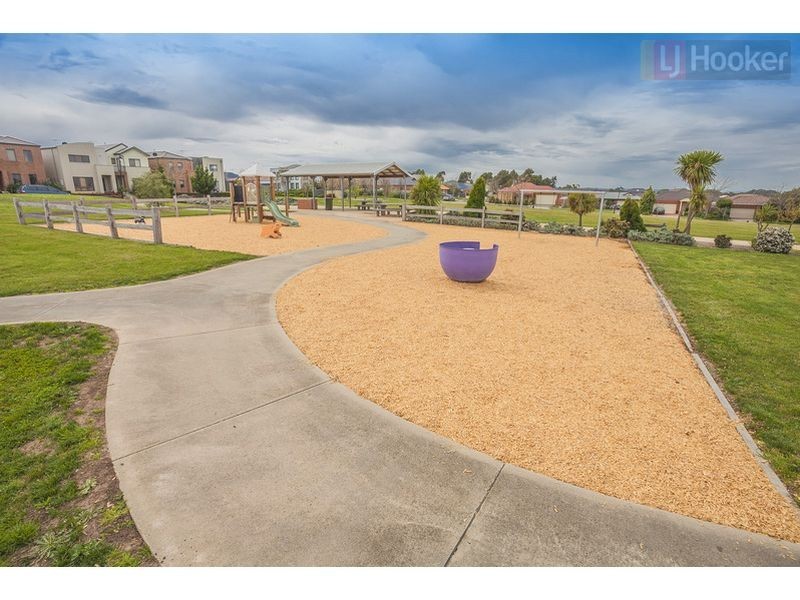 21 Berrima Close, Craigieburn VIC 3064