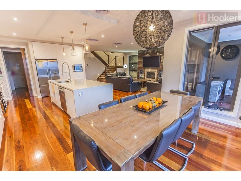14 Allerton Way, Roxburgh Park VIC 3064