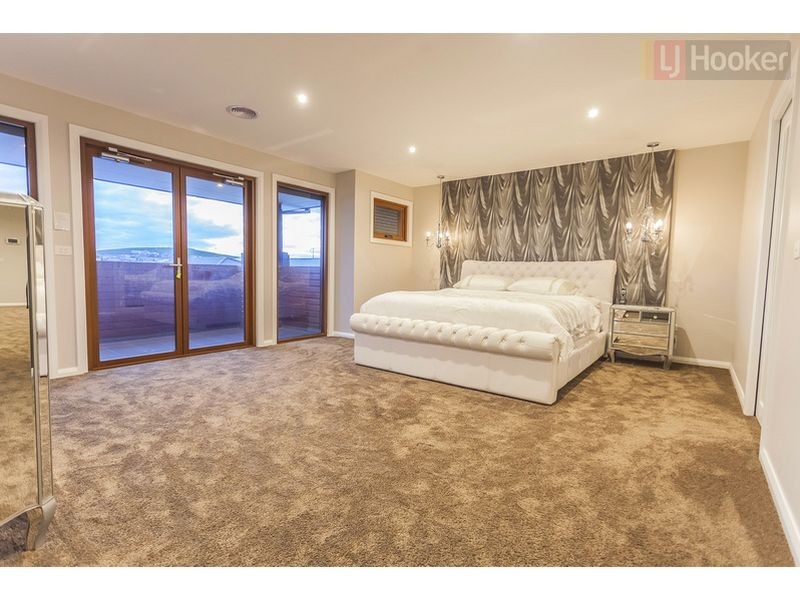 14 Allerton Way, Roxburgh Park VIC 3064