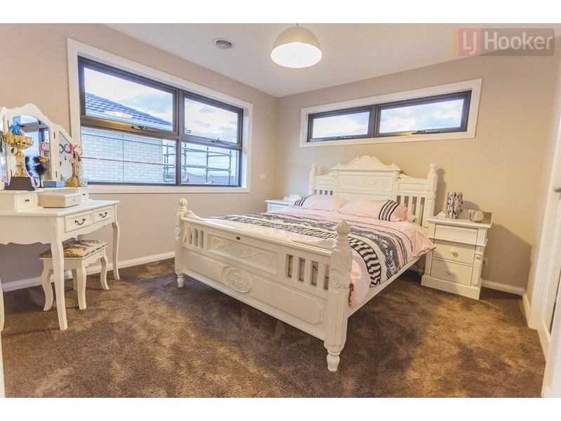 14 Allerton Way, Roxburgh Park VIC 3064