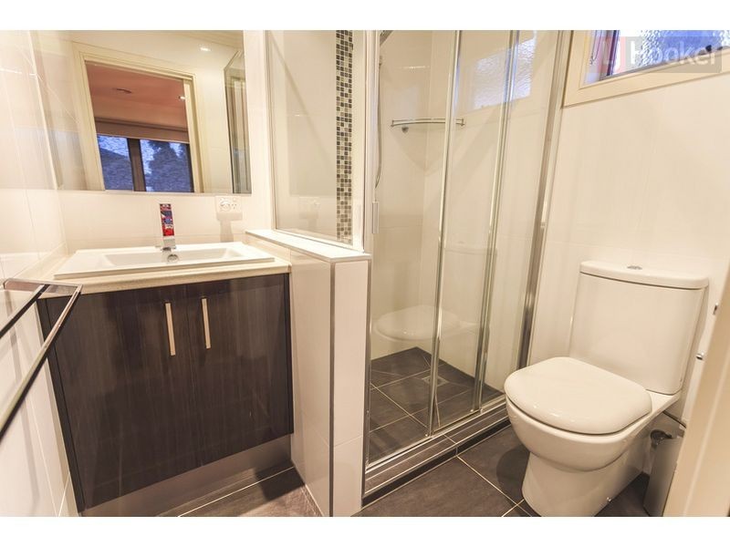 6 Mallard Cct, Craigieburn VIC 3064