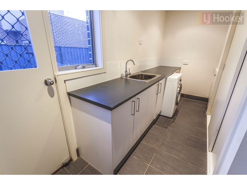 6 Mallard Cct, Craigieburn VIC 3064
