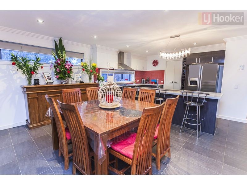 6 Mallard Cct, Craigieburn VIC 3064