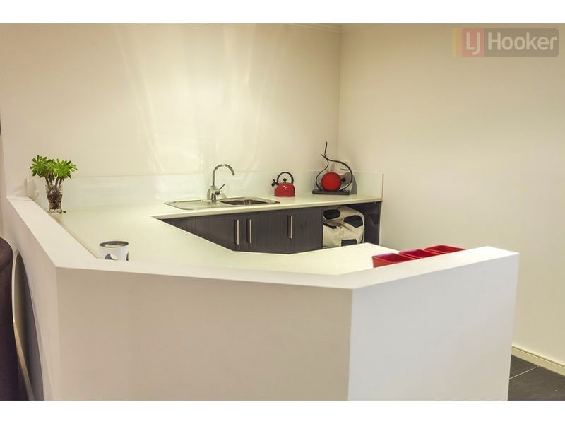 6 Mallard Cct, Craigieburn VIC 3064