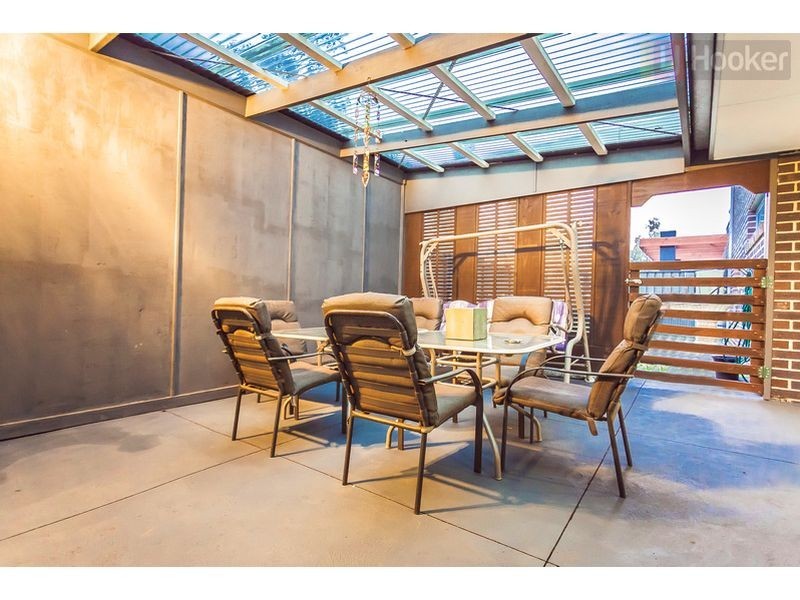 6 Mallard Cct, Craigieburn VIC 3064
