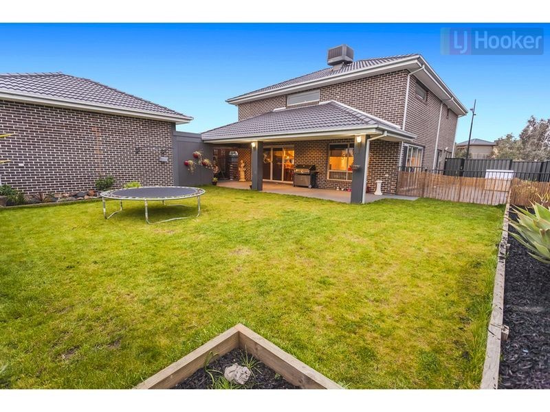 6 Mallard Cct, Craigieburn VIC 3064
