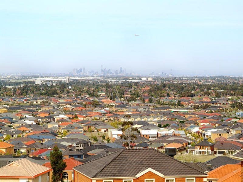 15 Maccoll St, Craigieburn VIC 3064