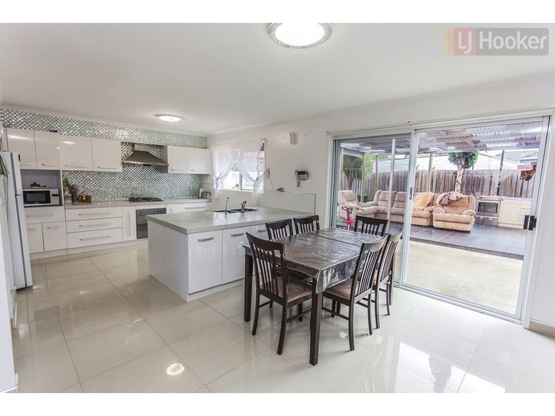 107 Donald Cameron Drive, Roxburgh Park VIC 3064