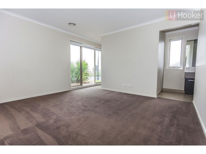 11 Cable Cct, Craigieburn VIC 3064
