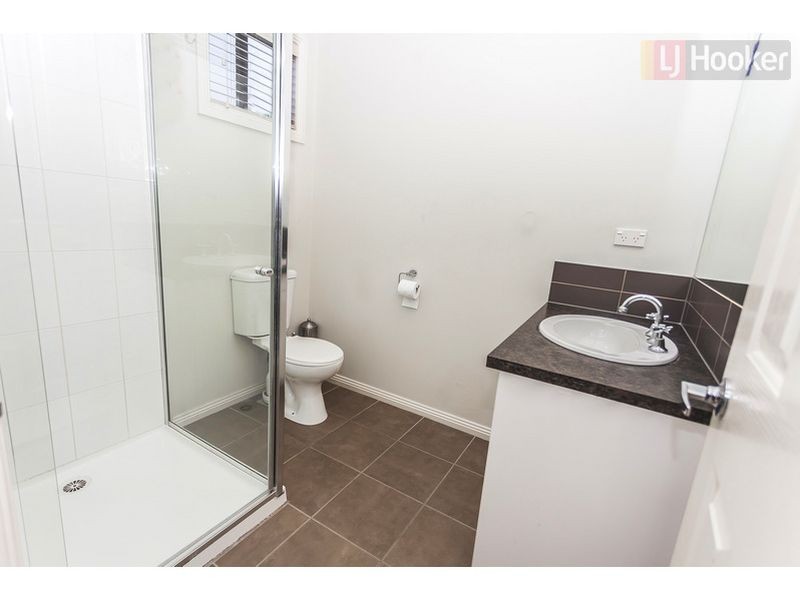 11 Cable Cct, Craigieburn VIC 3064