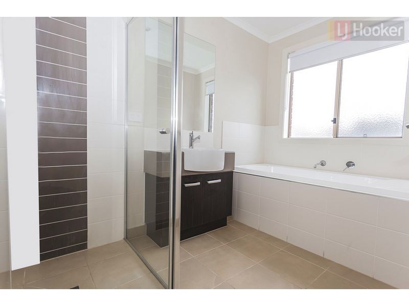 11 Cable Cct, Craigieburn VIC 3064