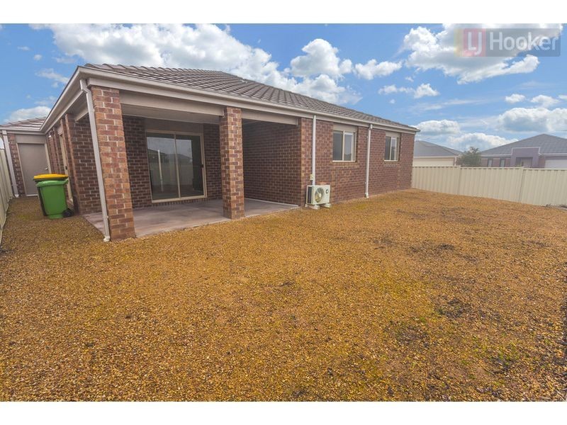 11 Cable Cct, Craigieburn VIC 3064