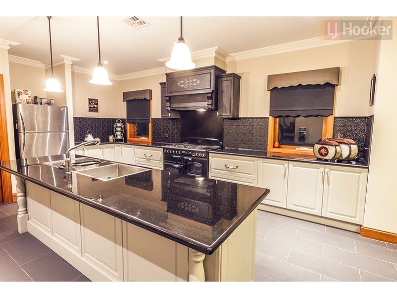 81 Parkside Rise, Craigieburn VIC 3064