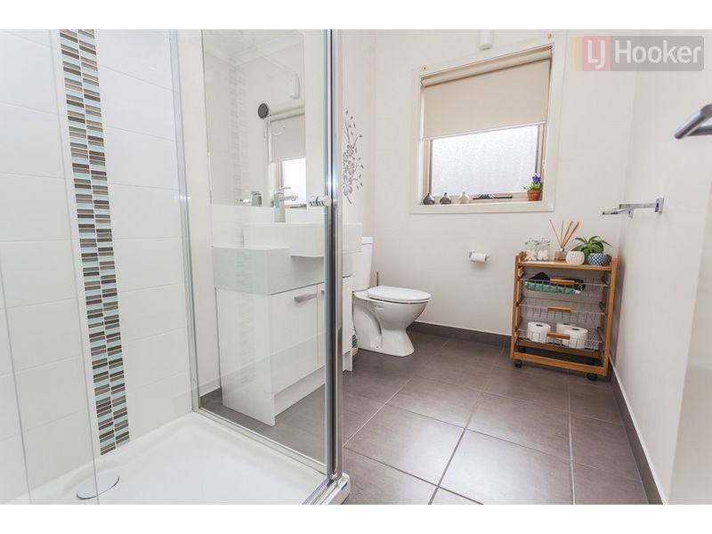 41 Mallard Cct, Craigieburn VIC 3064