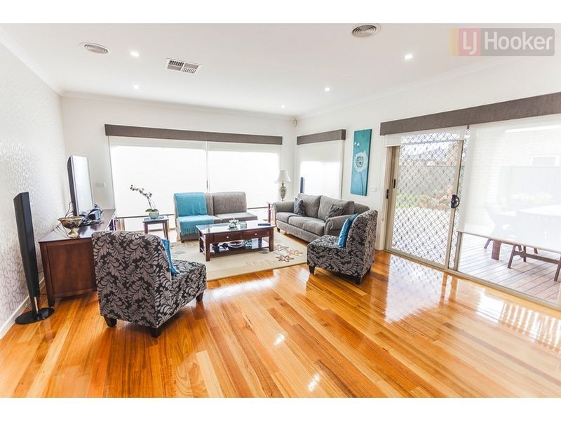 41 Mallard Cct, Craigieburn VIC 3064