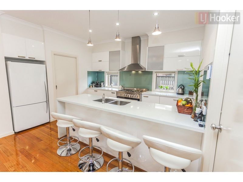 41 Mallard Cct, Craigieburn VIC 3064