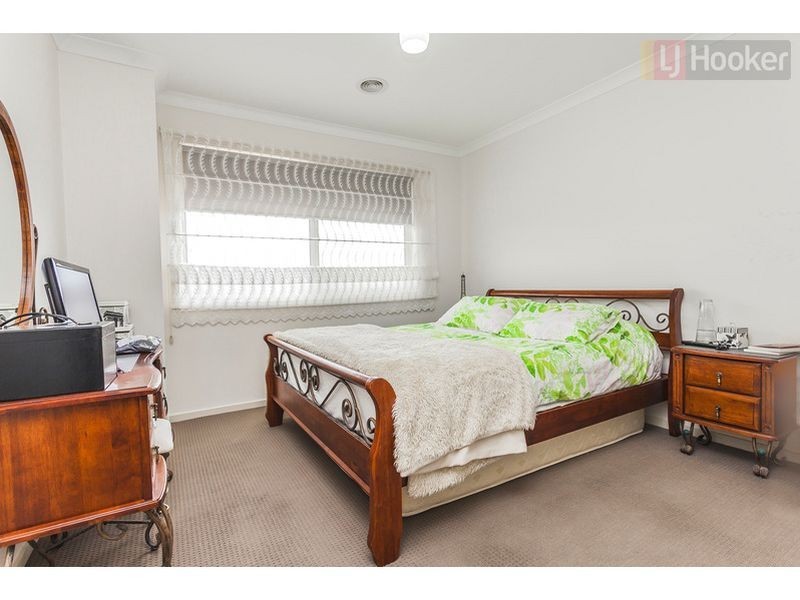 41 Mallard Cct, Craigieburn VIC 3064