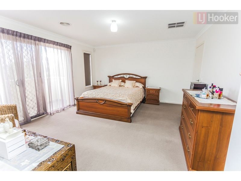 41 Mallard Cct, Craigieburn VIC 3064