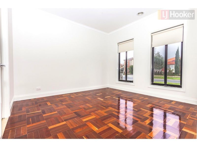 42 Exmouth Rd, Craigieburn VIC 3064