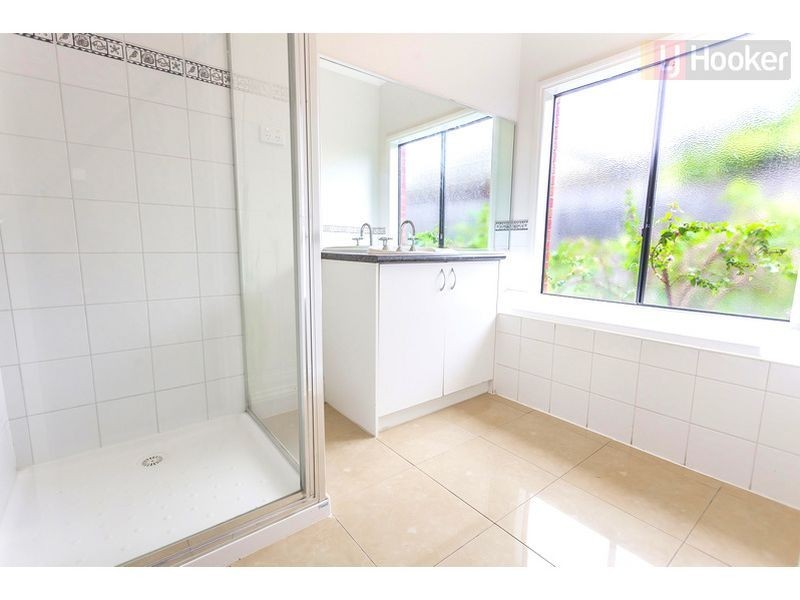 42 Exmouth Rd, Craigieburn VIC 3064